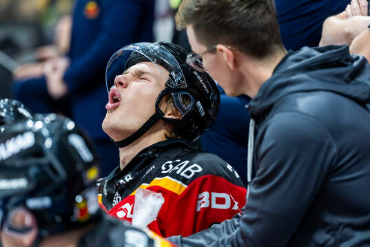 Luleås William Håkansson har ont