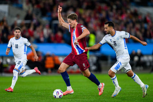 Sander Berge of Norway and Eliel Peretz of Israel