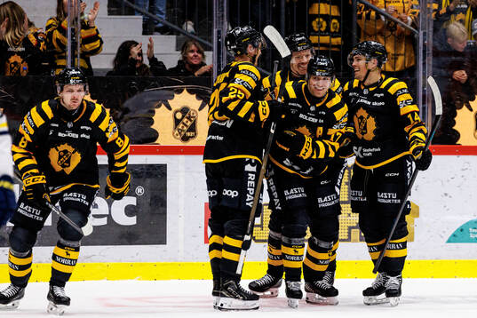 Skellefteås Pär Lindholm jublar