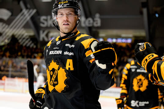 Skellefteås Oscar Lindberg jublar