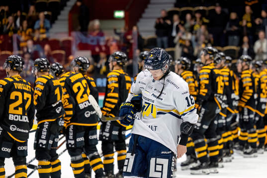 HV71s Linus Lindström deppar