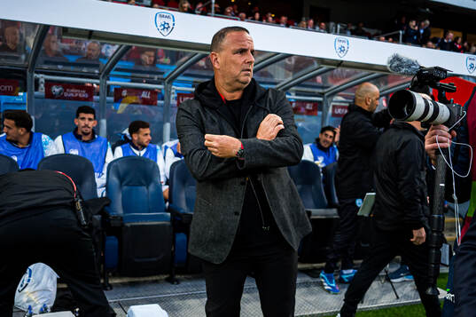 Head coach Ran Ben Simon of Israel