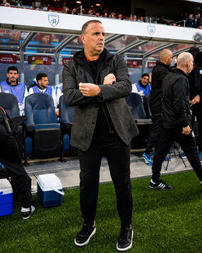 Head coach Ran Ben Simon of Israel