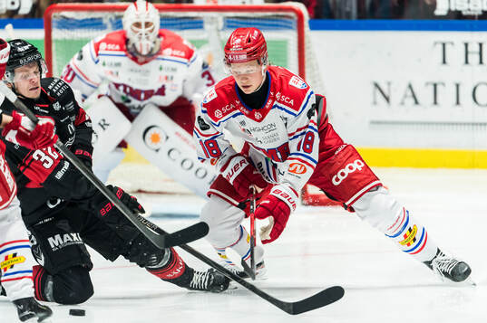 Malmö Redhawks Joona Ikonen och Timrås Eddie Genborg