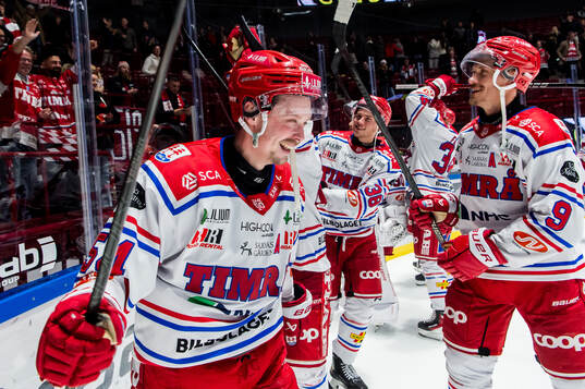 Timrås Jonathan Dahlén jublar