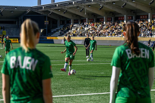 Hammarbys spelare värmer upp