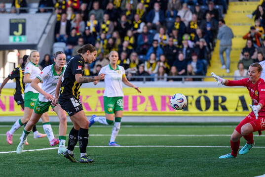 Häckens Tabby Tindell gör 1-0
