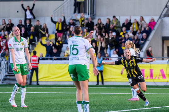 Häckens Anna Anvegård jublar