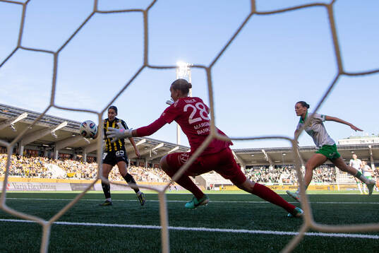 Häckens Tabby Tindell gör 1-0