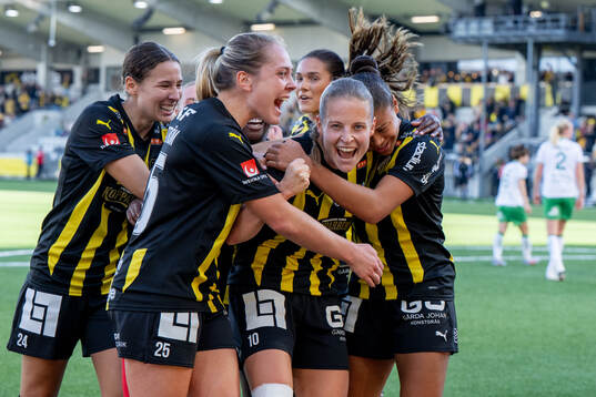 Häckens Anna Anvegård jublar