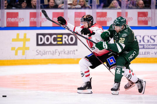 Örebros Teemu Turunen och Färjestads Per Åslund
