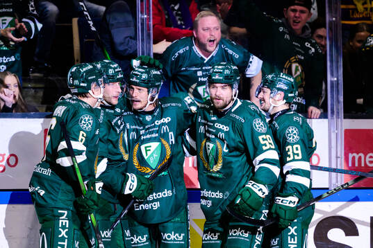 Färjestads Linus Johansson jublar