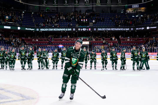 Färjestads Per Åslund jublar