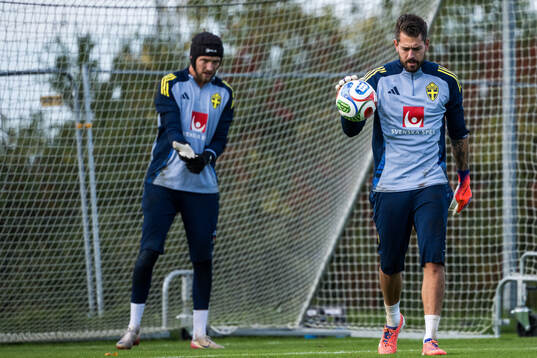 goalkeeper Noel Törnqvist and goalkeeper Kristoffer