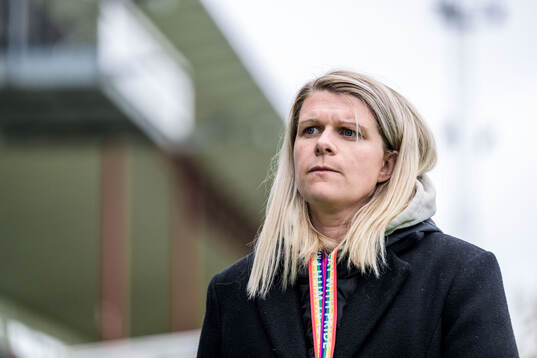Rosengårds sportchef Emelie Lundberg fotbollsmatchen i