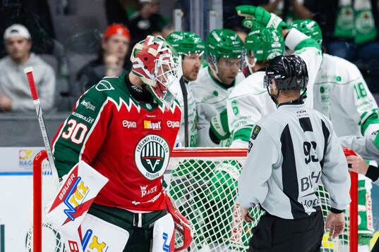Frölundas målvakt Tobias Normann deppar