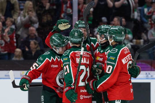 Frölundas Christian Folin jublar