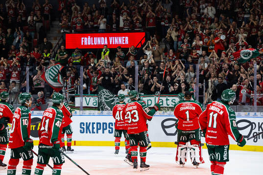 Frölundas spelare tackar publiken