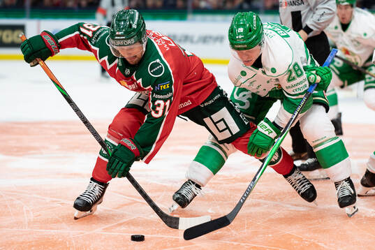 Frölundas Nicklas Lasu och Rögles Anton Bengtsson