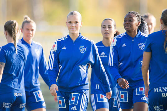 IFK Norrköping FKs Freja Lindwall och Maya Aliyah Antoine