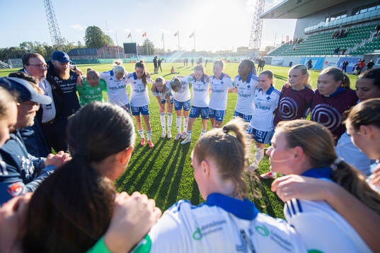 IFK Norrköping FKs spelare jublar