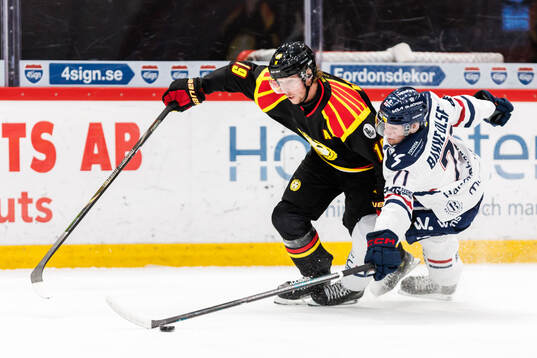 Brynäs Nicklas Bäckström och Linköpings Eskild Bakke