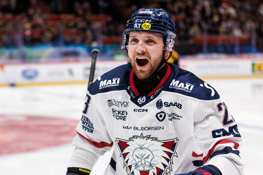 Linköpings Robin Kovacs jublar