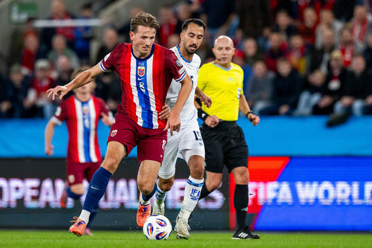 Sander Berge of Norway and Eliel Peretz of Israel