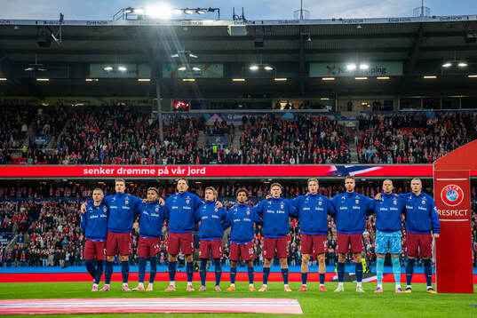Players of Norway line up