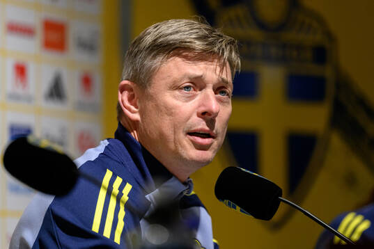 Head coach Jon Dahl Tomasson of the Swedish men's national
