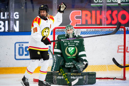 Brynäs Jenniina Nylund jublar