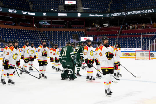 Brynäs Mina Waxin tackar supportar