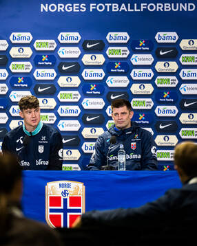 Jørgen Larsen and press officer Morten Morisbak