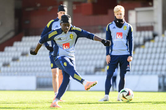Genesis Antwi of the Swedish under-21 national football team