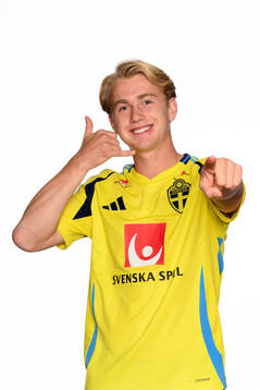 Noah Tolf poses for a portrait