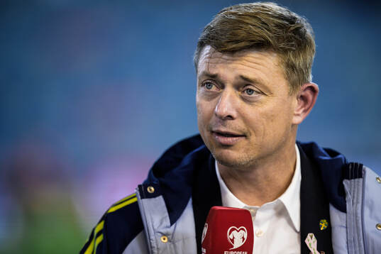 Head coach Jon Dahl Tomasson of Sweden in the Viaplay Studio