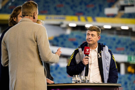 Head coach Jon Dahl Tomasson of Sweden in the Viaplay studio