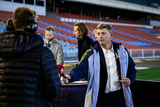 Head coach Jon Dahl Tomasson of Sweden