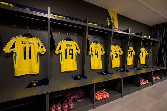The jerseys of Anthony Elanga, Roony Bardghji, Isak Hien,