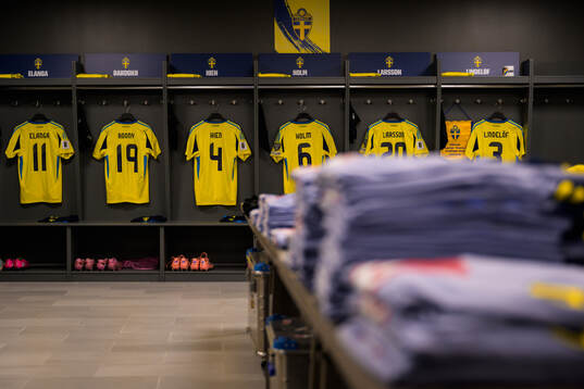 The jerseys of Anthony Elanga, Roony Bardghji, Isak Hien,