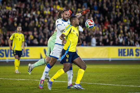Goalkeeper Viktor Johansson and Isak Hien of Sweden against