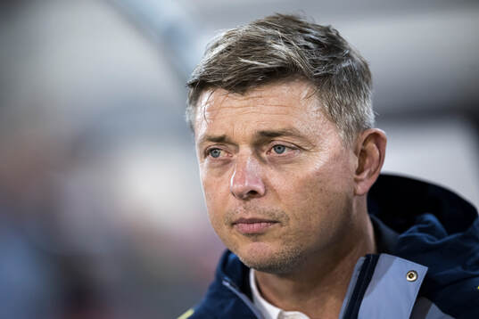 Head coach Jon Dahl Tomasson of Sweden