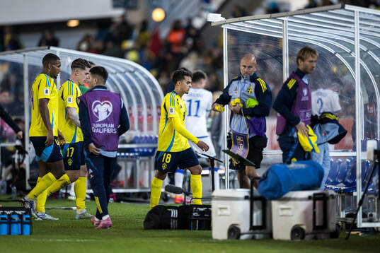 Isak Hien, Viktor Gyökeres, and Yasin Ayari of Sweden look