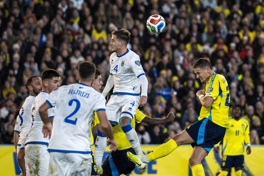 Ilir Krasniqi of Kosovo and Gustaf Lagerbielke of Sweden