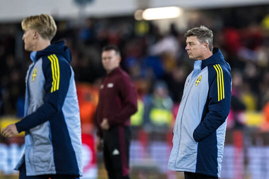 Head coach Jon Dahl Tomasson of Sweden