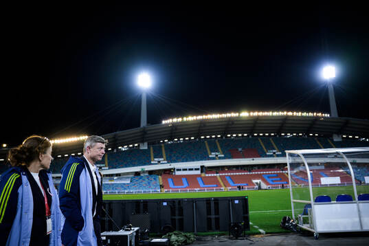 Head coach Jon Dahl Tomasson of Sweden