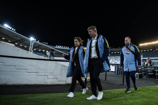 Press officer Petra Thorén and Head coach Jon Dahl
