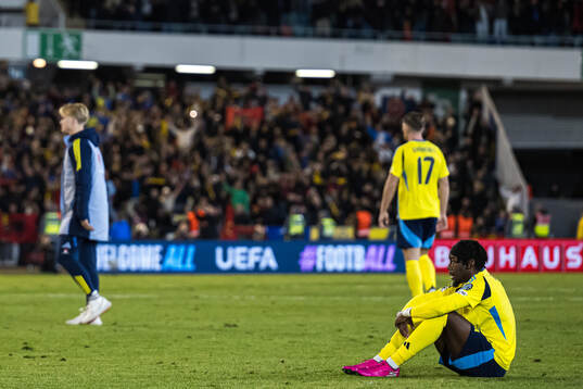 Anthony Elanga of Sweden looks dejected