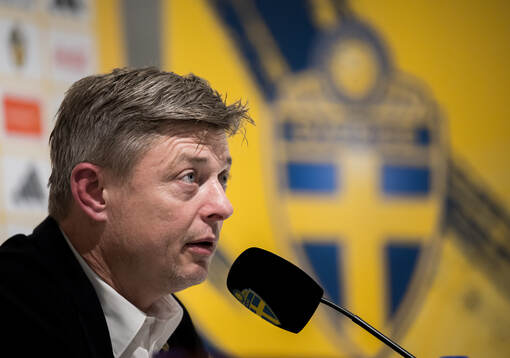 Head coach Jon Dahl Tomasson of Sweden