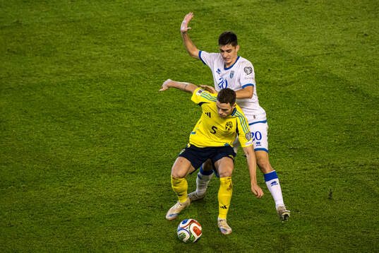 Gabriel Gudmundsson of Sweden and Veldin Hodža of Kosovo